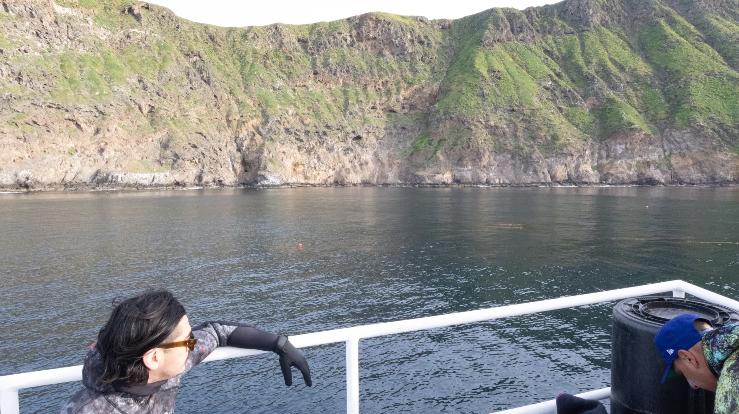 Blue water cutting through a Channel Islands kelp opening.